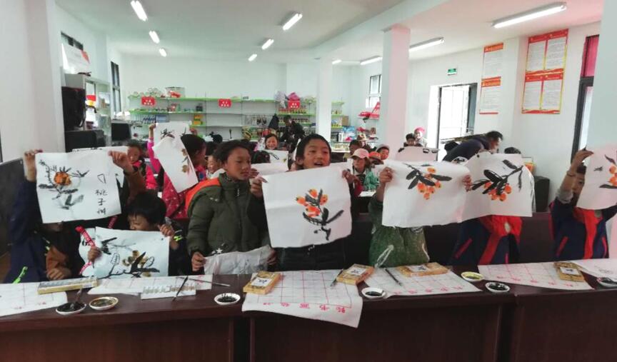 脱贫攻坚 AG真人娱乐立异公司捐建麻格同村“儿童天地”正式开园