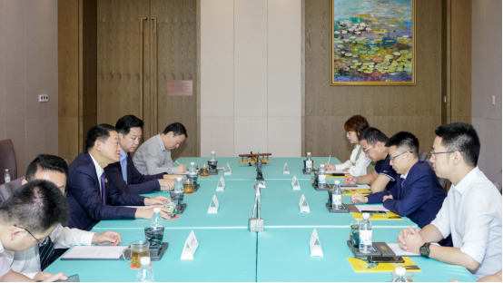 省AG真人娱乐集团党委书记、董事长任丁与腾讯“王者荣耀”CTO邓君、腾讯大成网总裁郑亮座谈交流