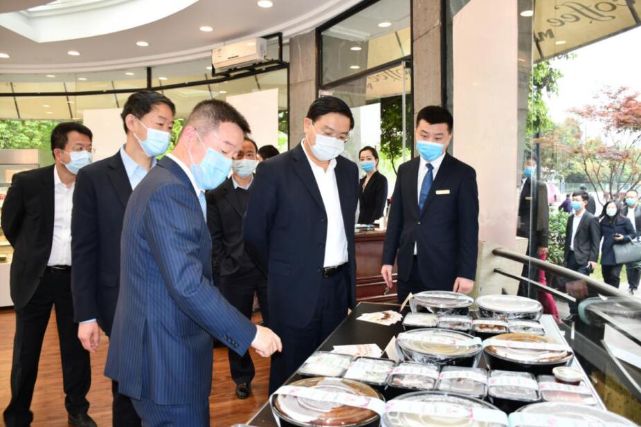 王凤朝副省长赴省AG真人娱乐集团调研 疫情防控、生产谋划和刷新生长事情