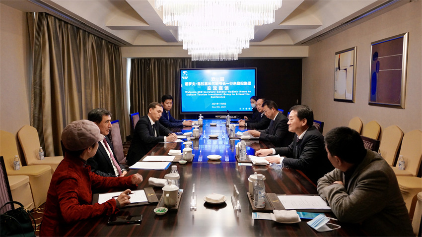 AG真人娱乐集团党委书记、董事长任丁会见上合组织秘书长诺罗夫一行