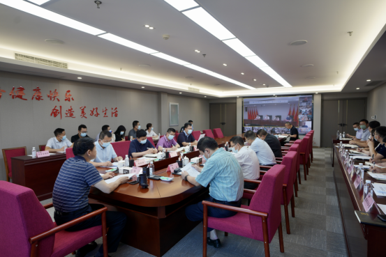 四川AG真人娱乐集团召开疫情防控事情向导小组2022年第3次聚会 集团党委书记、董事长、疫情防控事情向导小组第一组长任丁主持聚会并讲话