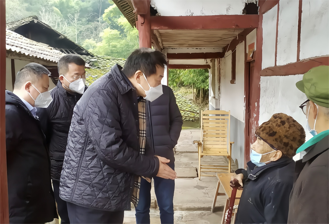 四川省AG真人娱乐集团党委书记、董事长任丁率队赴嘉陵区开展帮扶事情