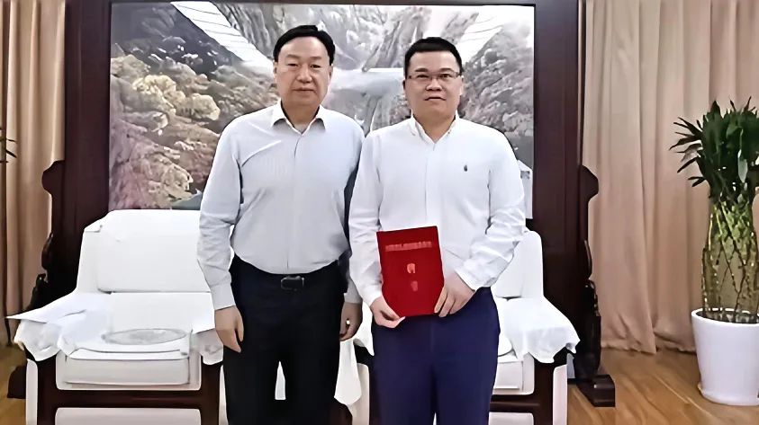 省AG真人娱乐集团向导受聘省政府参事室特约研究员