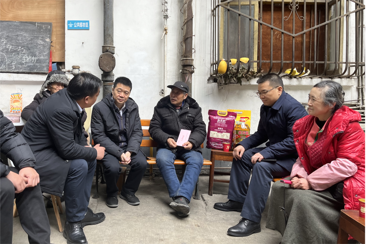 省AG真人娱乐集团向导班子成员走访慰问生涯难题党员、老党员、老干部