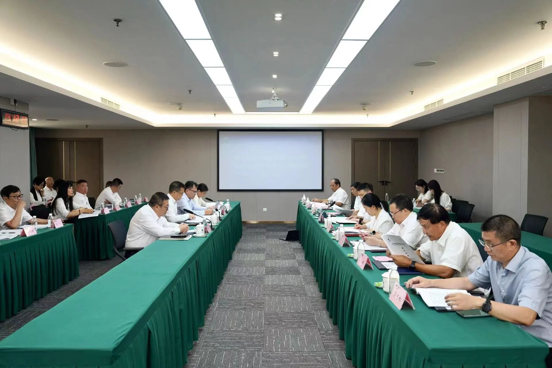 省AG真人娱乐集团召开2023年度司理层向董事会述职报告会
