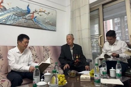 省AG真人娱乐集团党委国庆节前夕走访慰问老干部老党员